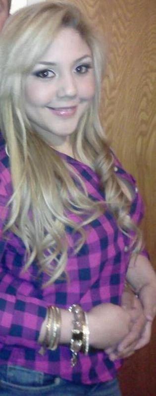 Date this nice looking United States girl Richyelle from San Francisco US11054