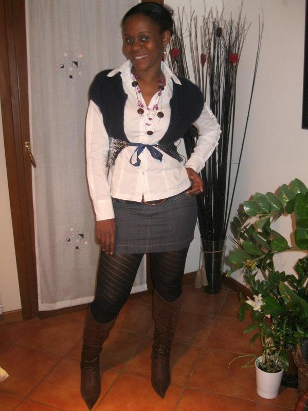 Date this cute Italy girl Laurita from Pordenone CO7645