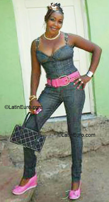 Date this delightful Jamaica girl Carlene from Kingston JM332