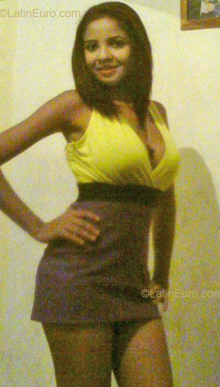 Date this nice looking Mexico girl Flower2121 from Villa De Alvarez MX400