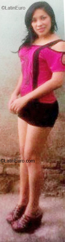 Date this nice looking Honduras girl SEXY from Tegucigalpa HN406