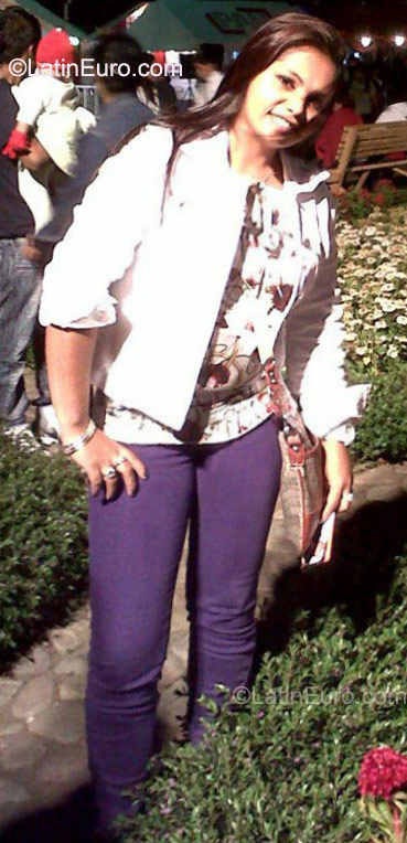 Date this pretty Panama girl Cinthia from David PA157