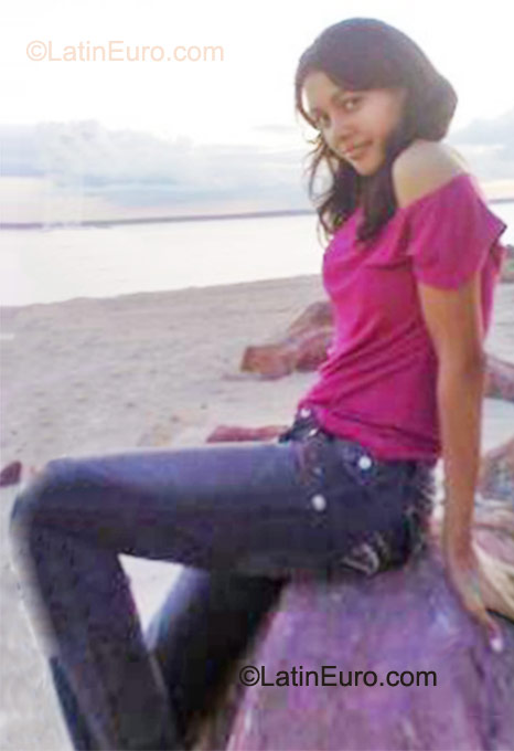 Date this georgeous Brazil girl Kamyla from Manaus BR6638