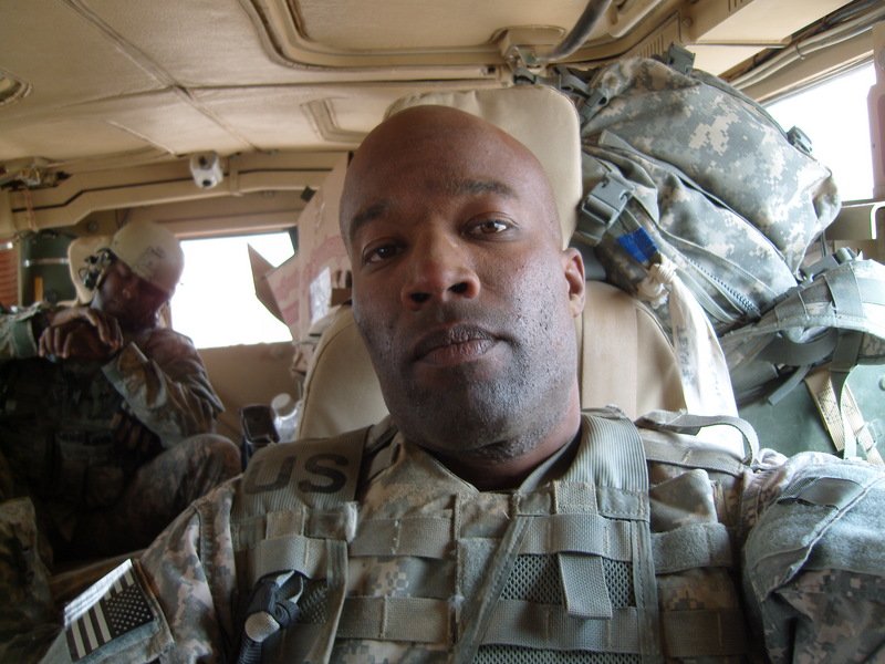 Date this happy United States man Otis from Heathrow US11533