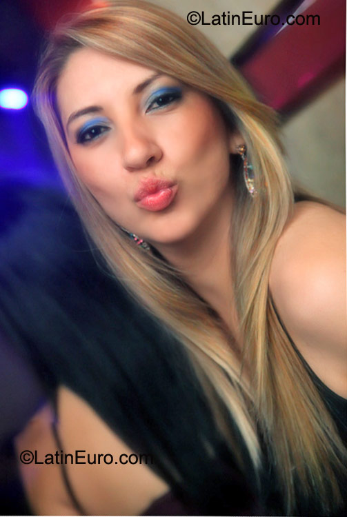 Date this georgeous Brazil girl Carol from Itu BR6103