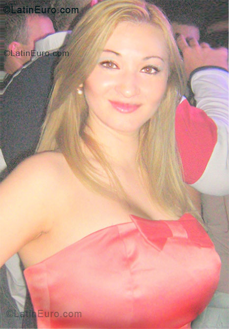 Date this charming Brazil girl Sheila from Belo Horizonte BR8794