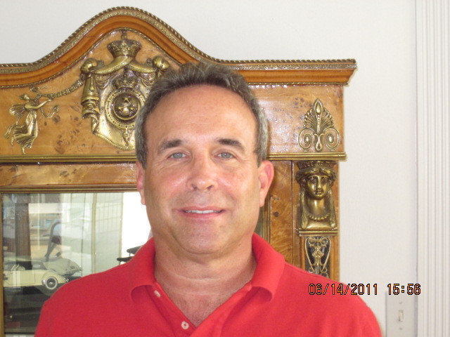 Date this voluptuous United States man Scott from Miami US11709