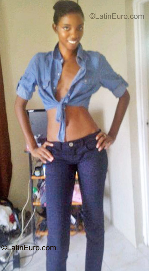 Date this hot Jamaica girl Shinel from Negril JM393