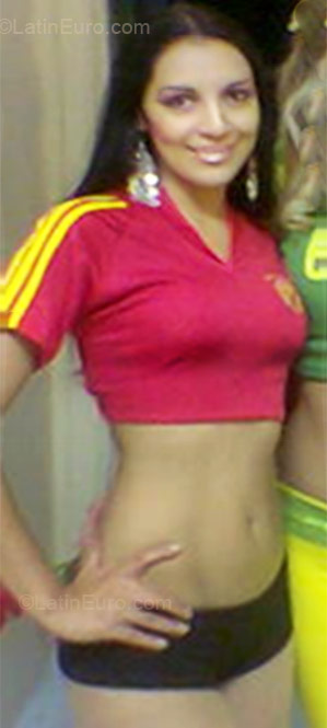 Date this nice looking El Salvador girl Nina from San Salvador SV29
