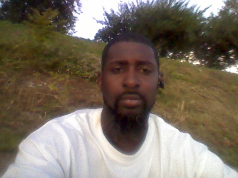 Date this attractive United States man Armon from Wilmington, US12181