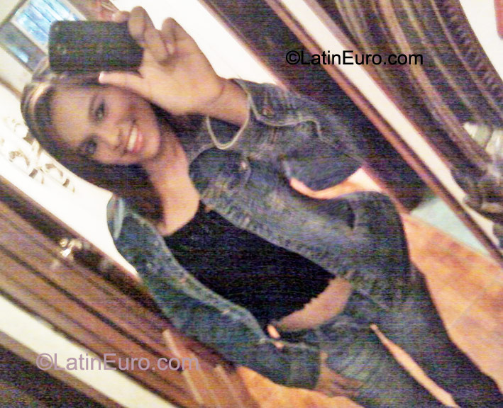 Date this lovely Honduras girl Kassy from La Ceiba HN576