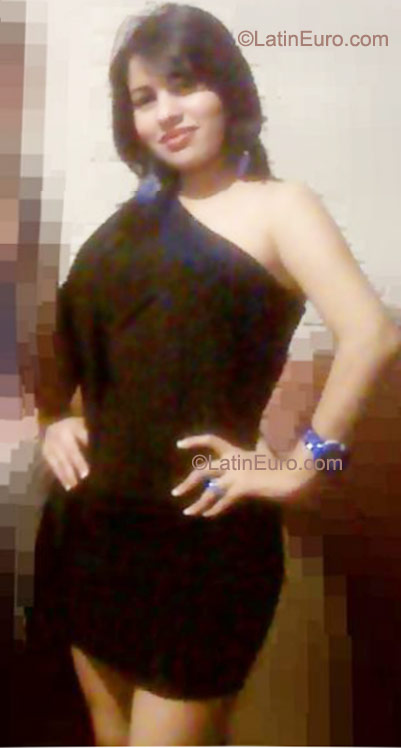 Date this foxy Honduras girl Claudia from San Pedro Sula HN586