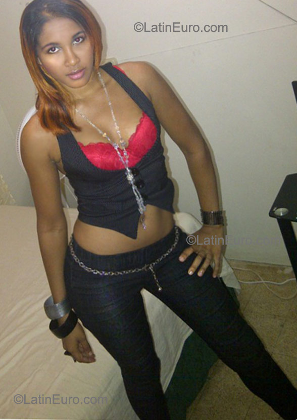 Date this voluptuous Jamaica girl Jankayan from St. Elizabeth JM435