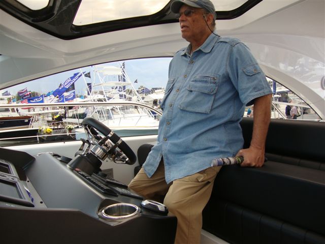 Date this nice looking United States man William H from Washington US12412