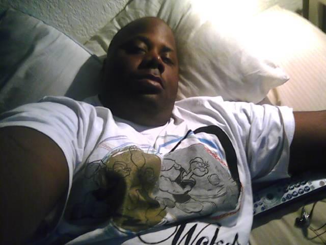 Date this young United States man Joseph from Everett US12416