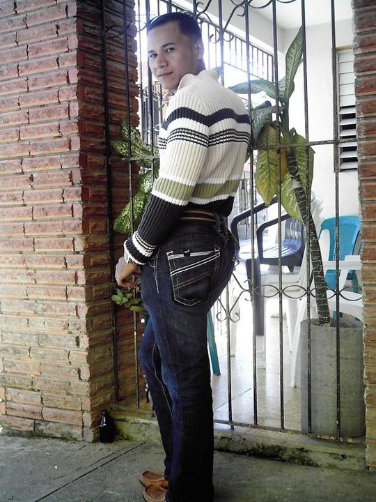 Date this sultry Dominican Republic man Elpequenogigant from Santiago, Rep. Dom. DO10572