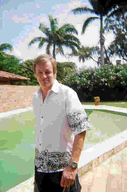 Date this voluptuous Brazil man Erik from Feira De Santana BR6460