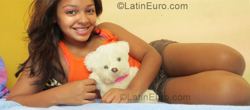 Date this cute Brazil girl Angela from Manaus BR6546