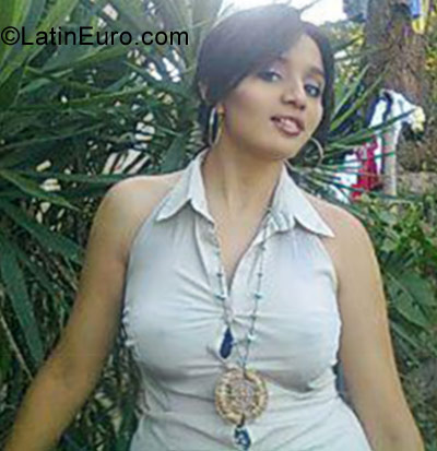 Date this happy El Salvador girl Amanda from San Salvador SV38