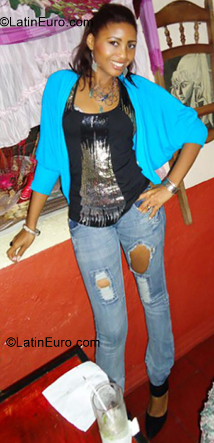 Date this attractive Costa Rica girl Manyara from San Jose CR239