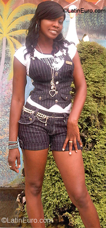 Date this pretty Jamaica girl Deli from Montego Bay JM490