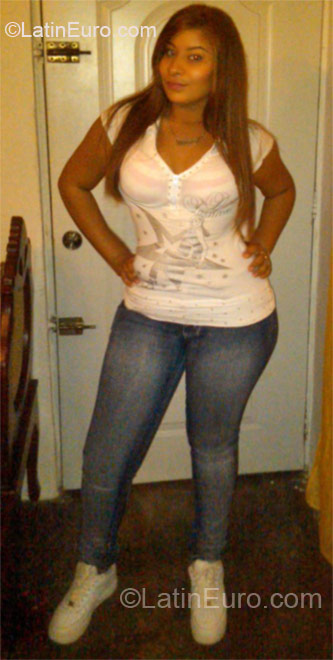 Date this attractive Dominican Republic girl Elini from Santiago DO22656