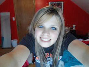 Date this charming United States girl Emily20 from Carleton US12692