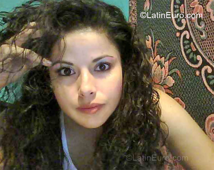 Date this sensual Costa Rica girl Giselle from Piedades CR216