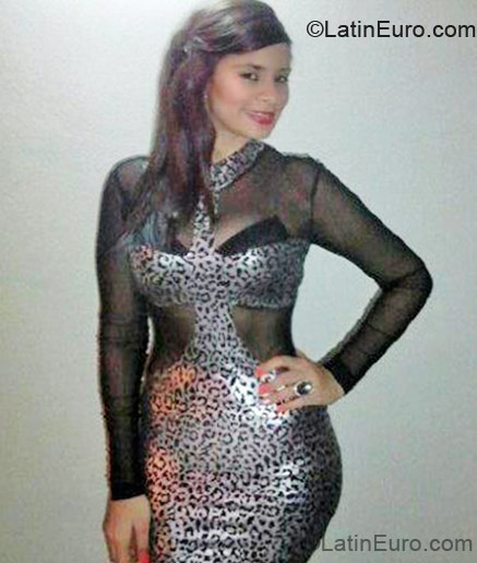 Date this exotic Dominican Republic girl Raimi from San Francisco De Macoris DO10806