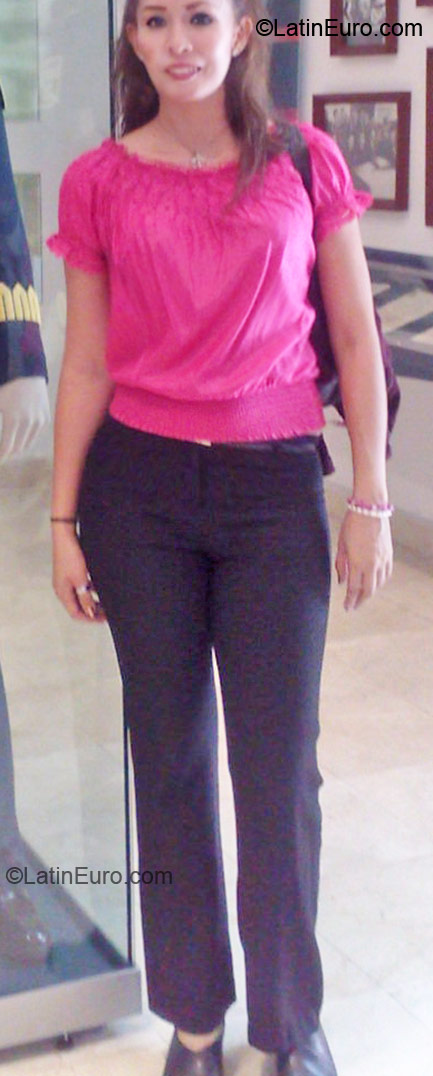 Date this passionate Mexico girl Yvett25 from Celaya MX686