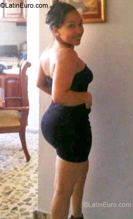 Date this hot Dominican Republic girl Julia from San Francisco De Macoris DO11007