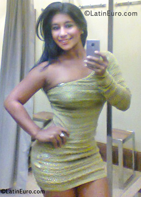 Date this hard body Brazil girl Tatyane from Rio De Janeiro BR6701