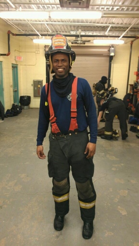 Date this nice looking United States man Debonair from Guttenberg US13022