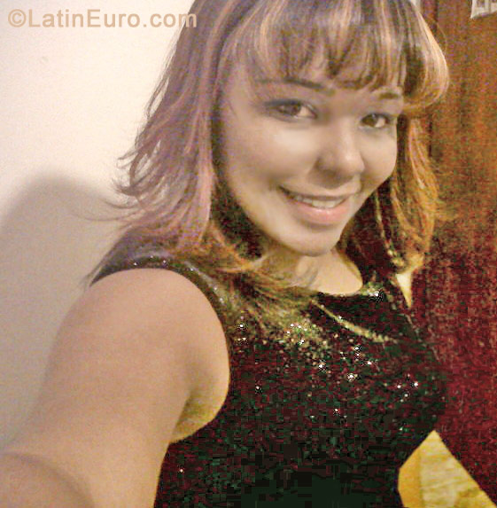 Date this stunning Dominican Republic girl Swarosky from Punta Cana DO11297