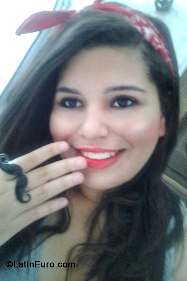 Date this attractive Brazil girl Najla from Praia Grande BR6746