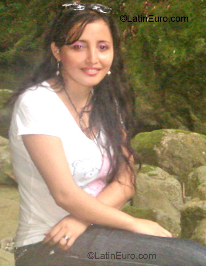 Date this young Honduras girl Judith from La Ceiba HN679