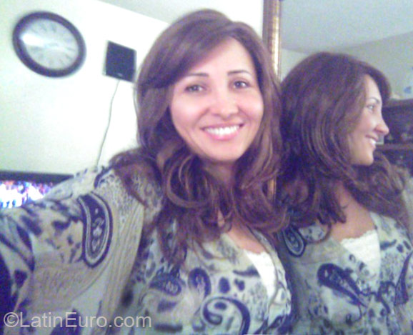 Date this foxy United States girl Belacronel from Los Angeles US13183