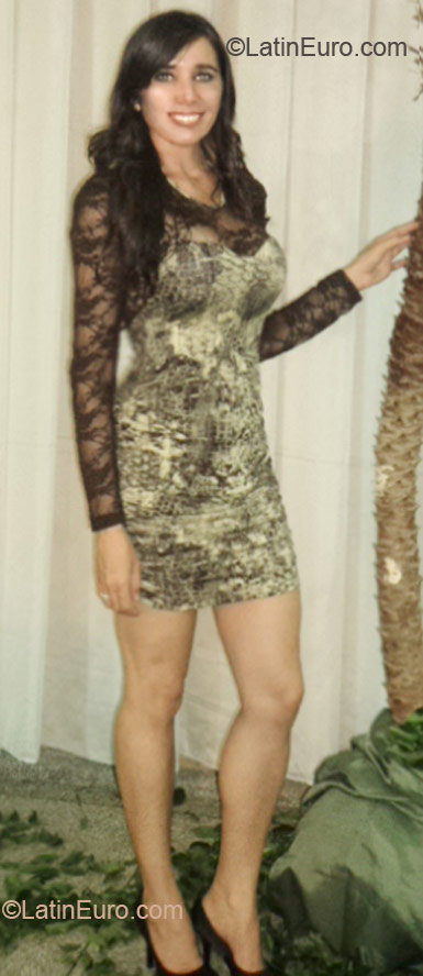 Date this voluptuous Brazil girl Fabrizia from Cuiaba BR6811