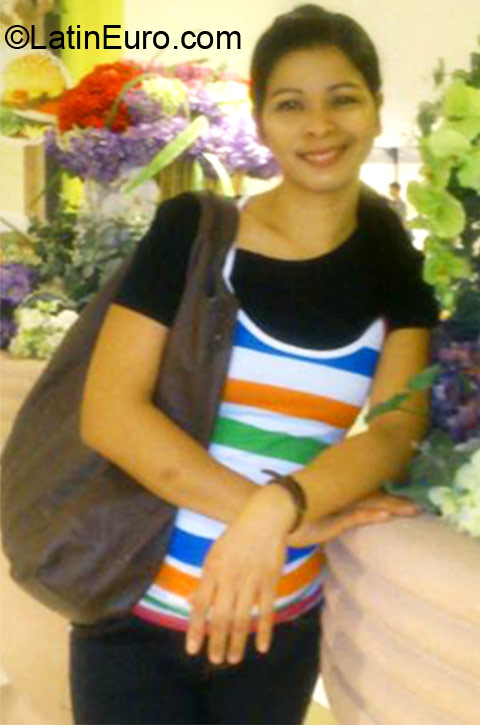 Date this exotic Hong Kong girl Maribel from Kowloon HK4