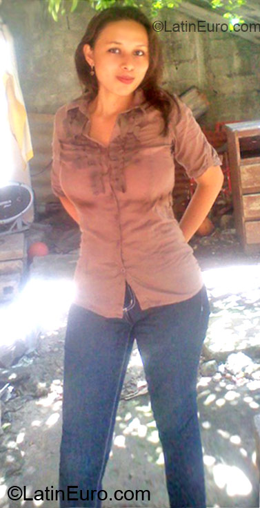 Date this funny Honduras girl Maryury rogers from La Ceiba HN688