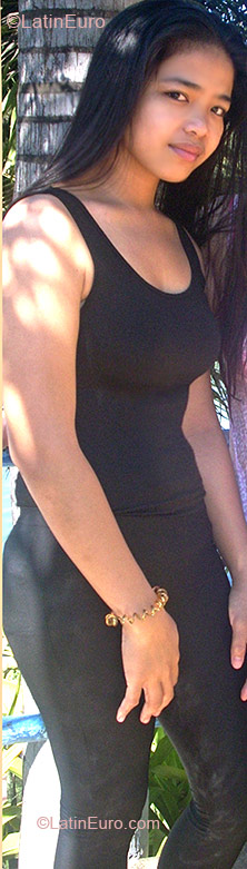 Date this happy Philippines girl Maria from San Fernando PH482