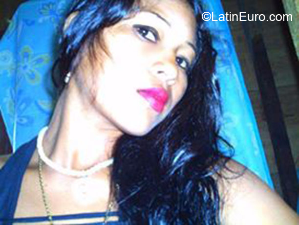Date this happy Brazil girl Maria Cida from Benjamin Constant BR6964