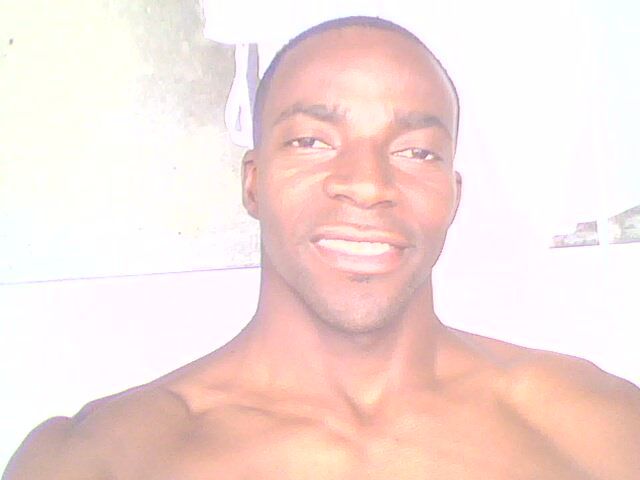 Date this happy Colombia man Yancarlos garib from Cali CO11081