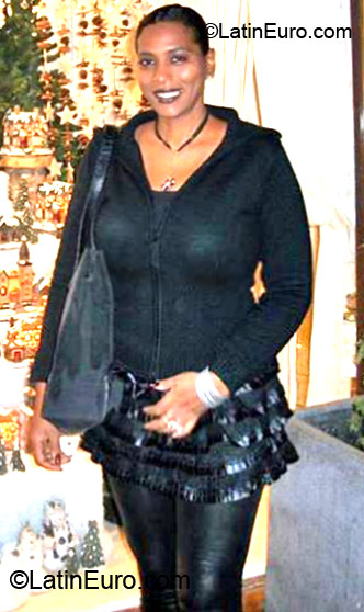 Date this nice looking Brazil girl Marcia from Salvador BR7031