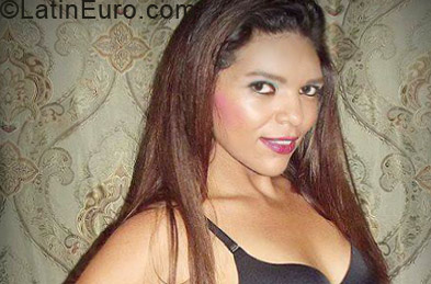 Date this sensual Costa Rica girl Fernanda from San Jose CR244