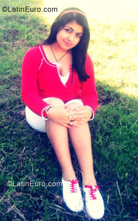 Date this athletic Guatemala girl Yess from Guatamala City GT42