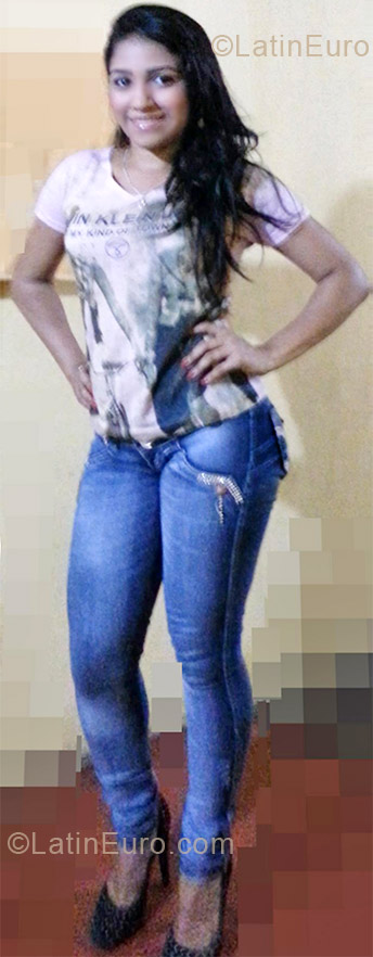 Date this happy Brazil girl Priscilla from Timon BR7130