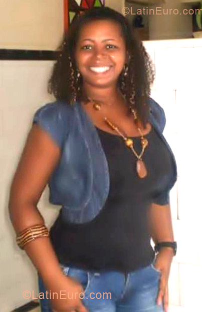 Date this voluptuous Brazil girl Maria Jose from Recife BR7142