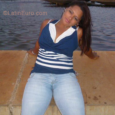 Date this delightful Brazil girl Geovani from Brasilia BR7153