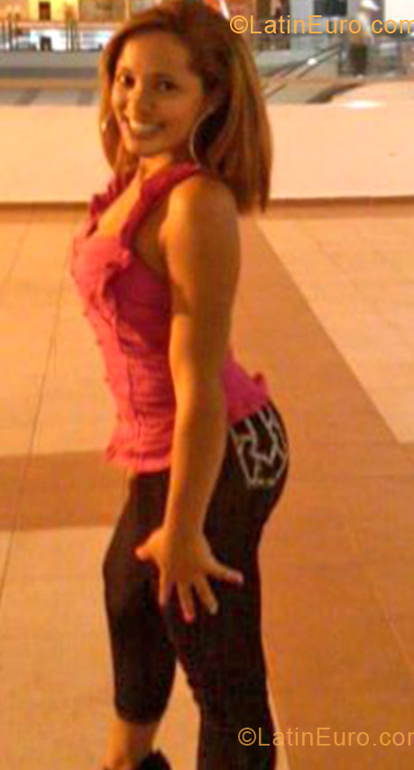 Date this foxy Dominican Republic girl Ruth esther her from Barahona DO12835